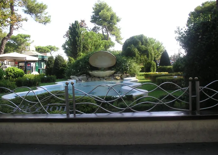 Hotel Canasta